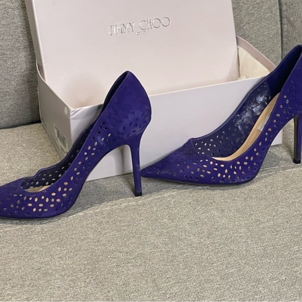 Gorgeous lavender suede Jimmy Choo heels - Picture 4 of 6